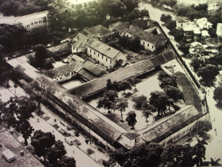 012.Toàn cảnh nhà tù Hỏa Lò (1896-1954).