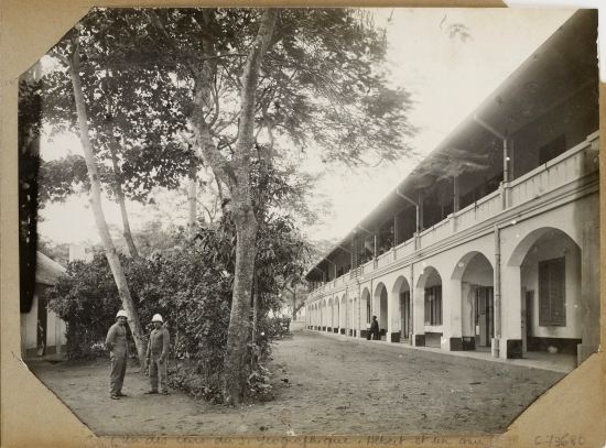007.Hanoi (1896-1900) - Un des cours du S. Géographique. Một trong các sân của Sở Địa dư