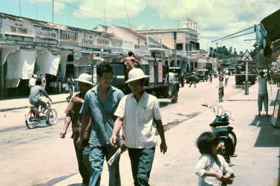 Quang cảnh ở đường phố trung tâm thị xã Tây Ninh năm 1965.