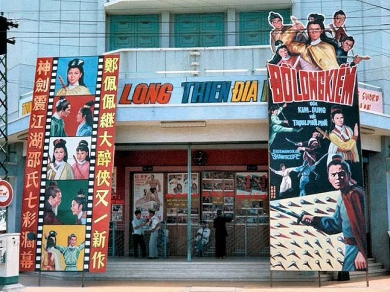 Một rạp khác chuyên chiếu phim chưởng Hồng Kông.