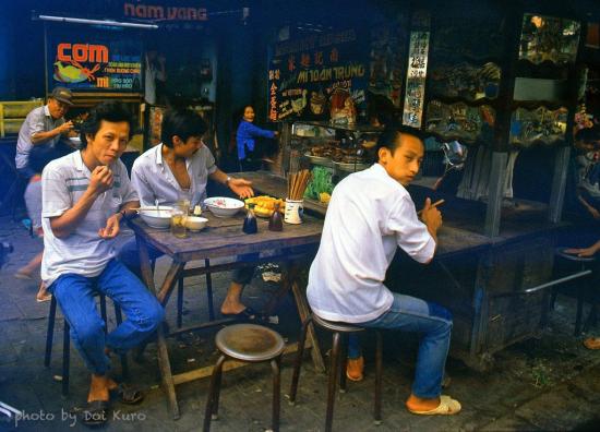 Các quán ăn ở Chợ Lớn, 1989.