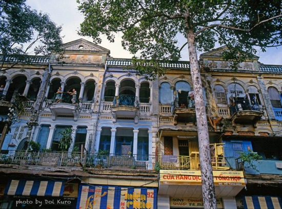  Những tòa nhà cổ kính trên đường Hồ Tùng Mậu, 1990.